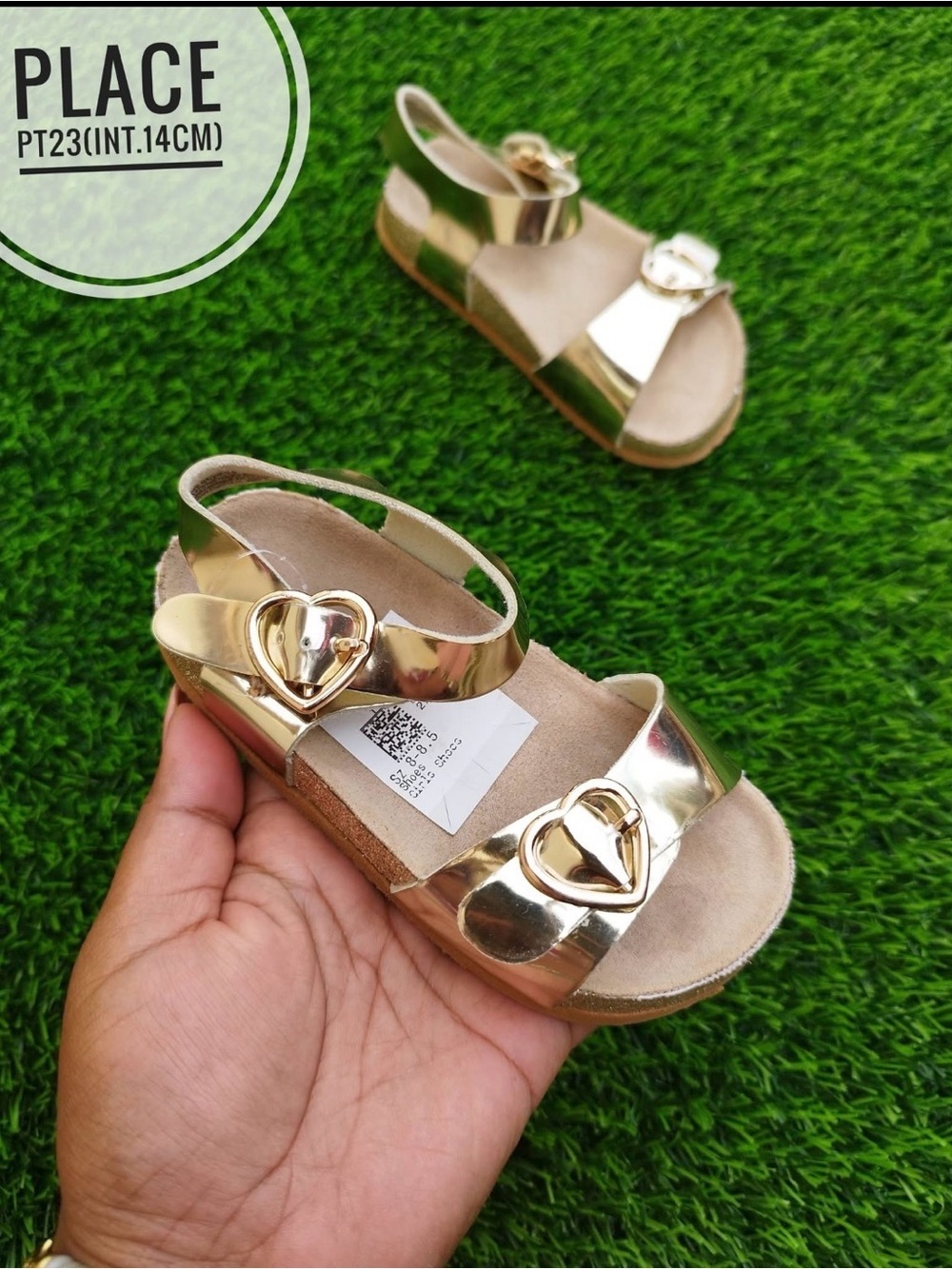 Zara Gold Metallic Kids Sandals with Heart Buckles stock (09)